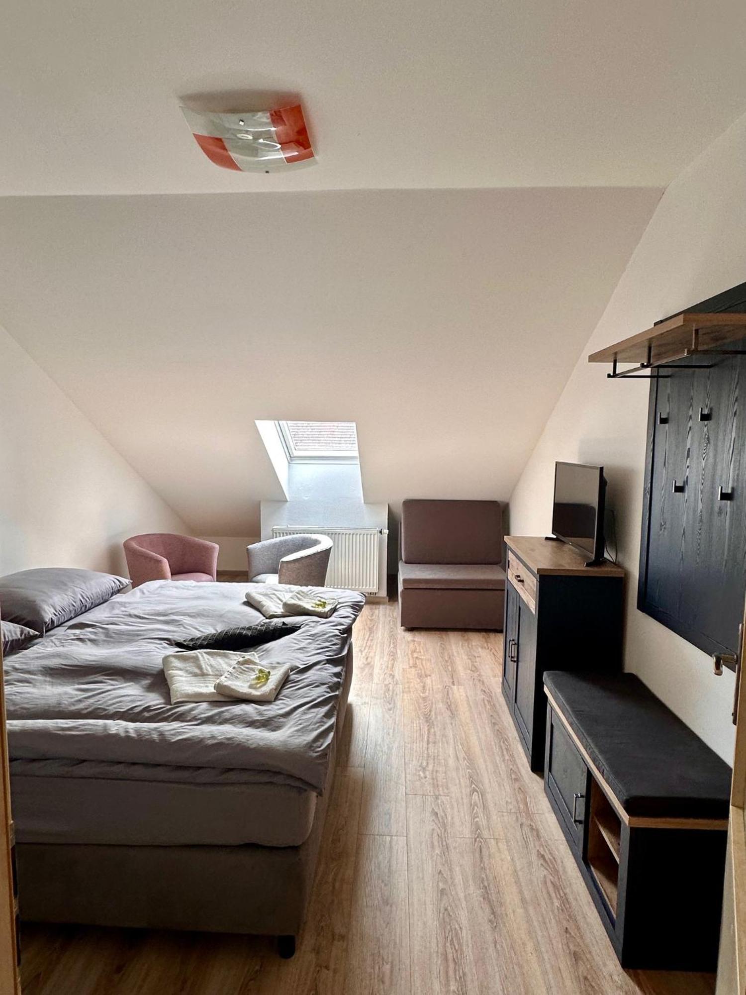 Penzion Piller Chvalín Exteriör bild