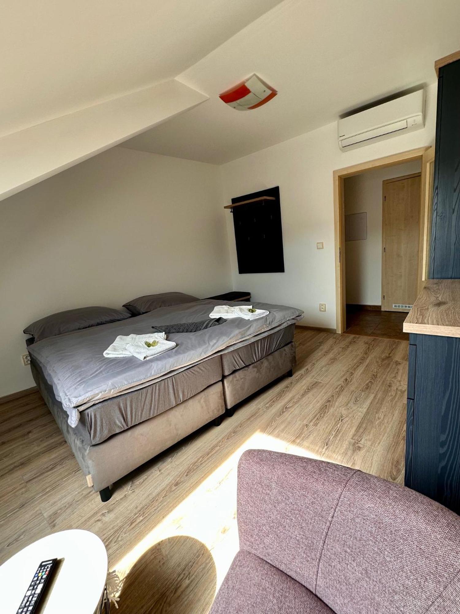 Penzion Piller Chvalín Exteriör bild